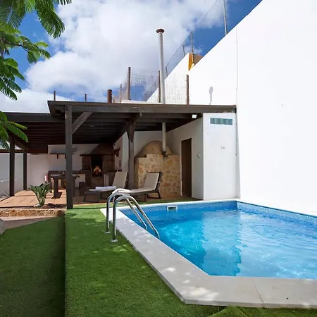 Antonia * Betancuría